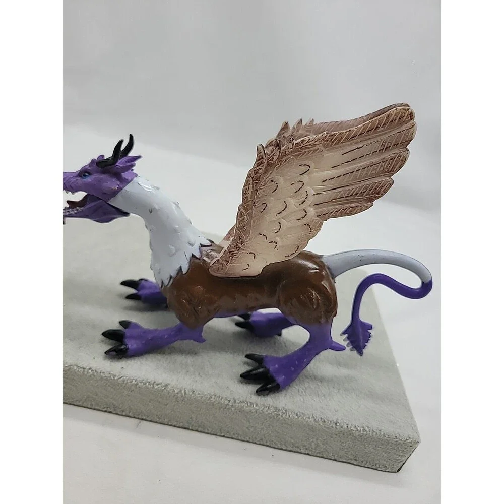 SDE Shantou Winged Purple And Silver Dragon Plastic Figure 7